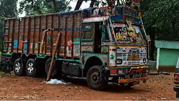  ಆನೆ ಸಾಗುವ ಮಾರ್ಗದ ಪರಿಶೀಲನೆ 