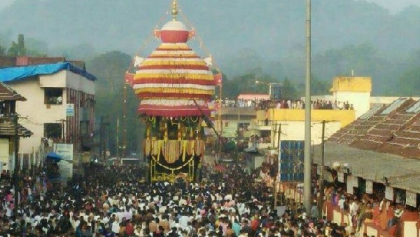 ಗರುಡ ಮಂತ್ರ ಮಂತ್ರಿಸಿ ಕಟ್ಟಿದ ಕಂಬ 
