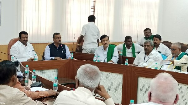 ಎಫ್ಆರ್ಪಿ ದರ ಕನಿಷ್ಠ 3500 ನಿಗದಿ ಮಾಡಿ ಎಫ್ಆರ್ಪಿ ದರ ಕನಿಷ್ಠ 3500 ನಿಗದಿ ಮಾಡಿ