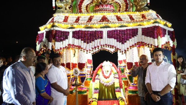 Kadalekai Parishe After 10 years held Basavana Teppotsava in Kempambudhi Lake