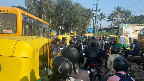 Traffic Annoyance: Kiran Mazumdar-Shaw and Mohan Das Pai Outrage