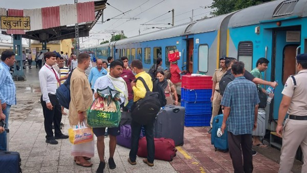 Keep these things in mind while traveling by Train Overnight 