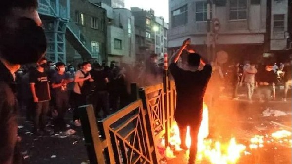 ಯುವತಿ ಮಹ್ಸಾ ಅಮಿನಿಯ ಸಾವು 