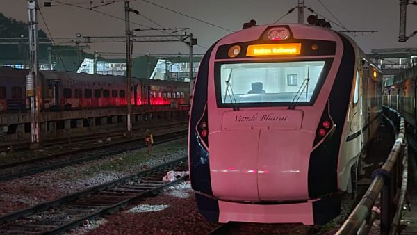 ವಂದೇ ಭಾರತ್ ಮತ್ತು ಶತಾಬ್ದಿ 