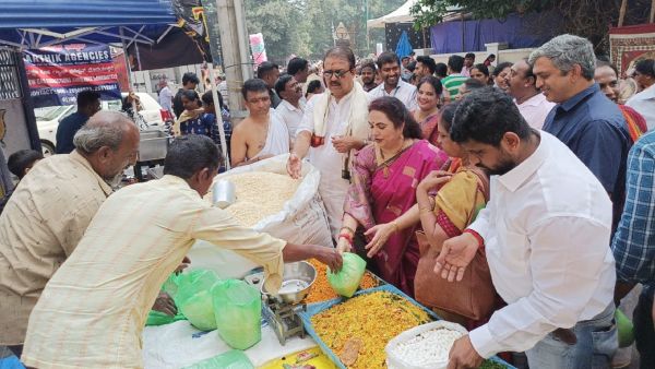 Thousands Of Devotees Witness VV Puram Subramanya Swamy Silver Chariot Festival Thousands Of Devotees Witness VV Puram Subramanya Swamy Silver Chariot Festival