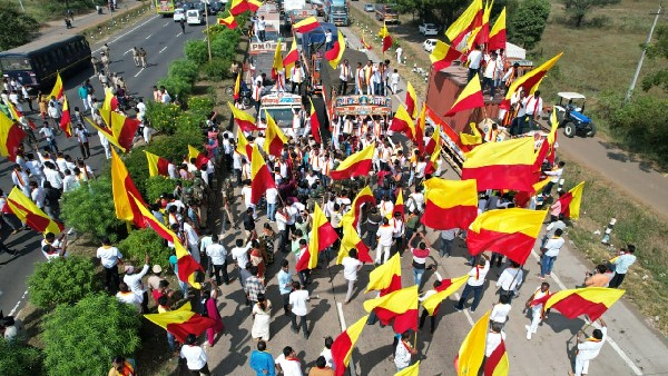ಸಂಸದರ ಪ್ರವೇಶಕ್ಕೆ ನಿಷೇಧ ಸಂಸದರ ಪ್ರವೇಶಕ್ಕೆ ನಿಷೇಧ