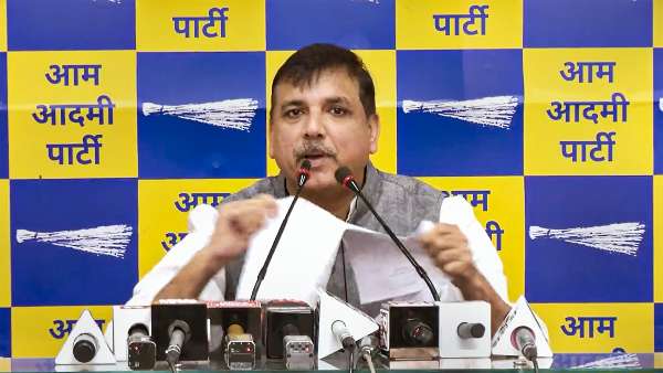 BJP Gives 100 Crore to Buy 10 Delhi Councillors, allegations by AAP BJP Gives 100 Crore to Buy 10 Delhi Councillors, allegations by AAP