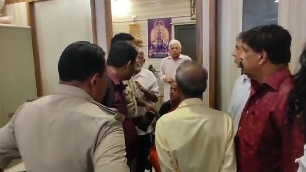  ಬ್ಯಾಂಕ್‌ ಅಧಿಕಾರಿಗಳ ವಿರುದ್ಧ ಗ್ರಾಹಕರ ಆಕ್ರೋಶ