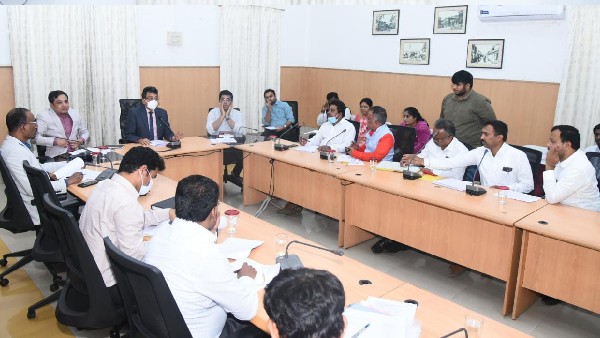 ವೆಬ್‌ಸೈಟ್‌ನಲ್ಲಿ ಅಧಿಕಾರಿಗಳ ಪಟ್ಟಿ ಪ್ರಕಟಿಸಿ