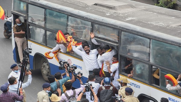  ಹಿರೇಬಾಗೇವಾಡಿ ಬಳಿ ಕರವೇ ಪ್ರತಿಭಟನೆ