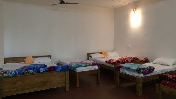  ಆಗಮಿಸುತ್ತಲೇ ಇದೆ ಪ್ರವಾಸಿಗರ ದಂಡು