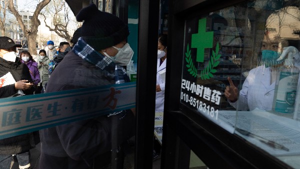 ಸ್ಮಶಾನಕ್ಕೆ ಪ್ರತಿ ದಿನ ಸುಮಾರು 200 ಮೃತ ದೇಹಗಳು 