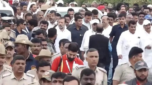 ಚಾಮರಾಜನಗರಕ್ಕೆ ಕುಮಾರಸ್ವಾಮಿ ಭೇಟಿ ಚಾಮರಾಜನಗರಕ್ಕೆ ಕುಮಾರಸ್ವಾಮಿ ಭೇಟಿ