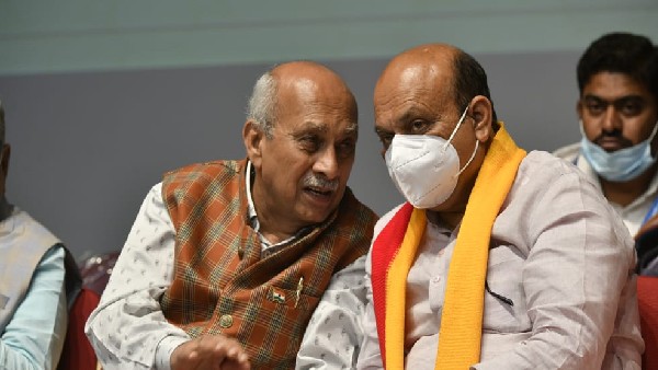 ರಾಜಕೀಯವಾಗಿ ಗಡಿಯಾಚೆ ಸಮಸ್ಯೆ ಸೃಷ್ಟಿ ರಾಜಕೀಯವಾಗಿ ಗಡಿಯಾಚೆ ಸಮಸ್ಯೆ ಸೃಷ್ಟಿ