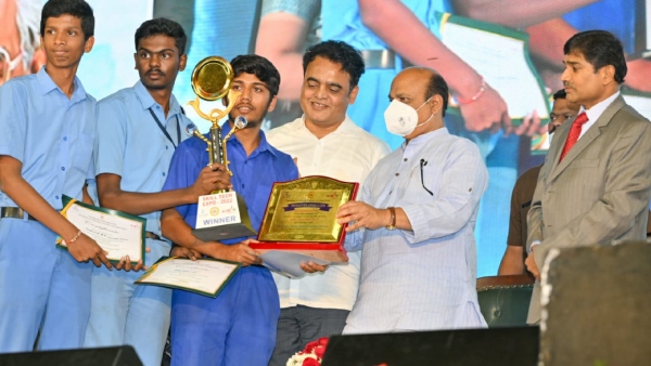 ಉದ್ಯೋಗಕ್ಕೆ ಯುವಕರನ್ನು ಸಜ್ಜುಗೊಳಿಸಲಾಗುತ್ತಿದೆ: ಸಿಎಂ ಉದ್ಯೋಗಕ್ಕೆ ಯುವಕರನ್ನು ಸಜ್ಜುಗೊಳಿಸಲಾಗುತ್ತಿದೆ: ಸಿಎಂ