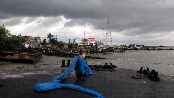 ಅಲೆಗಳ ಹೊಡೆತಕ್ಕೆ ಕೊಚ್ಚಿಹೋದ ಮನೆ 
