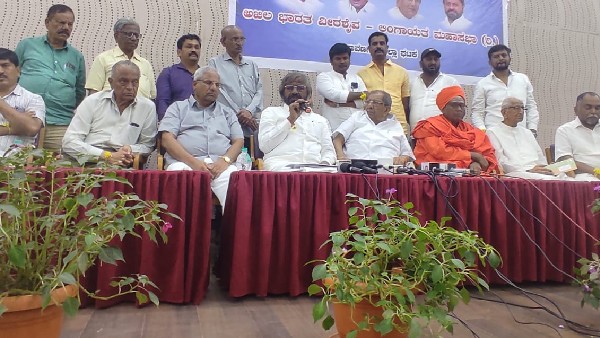 ಮಹಾಸಭಾ ಯಾವುದೇ ಒಂದು ಪಕ್ಷಕ್ಕೆ ಸೇರಿದ್ದಲ್ಲ