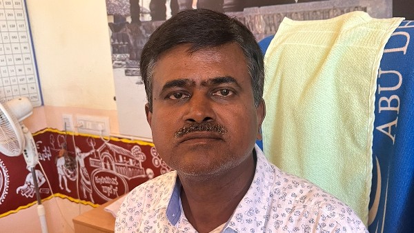 Harihara Taluk BEO Trapped By Lokayukta