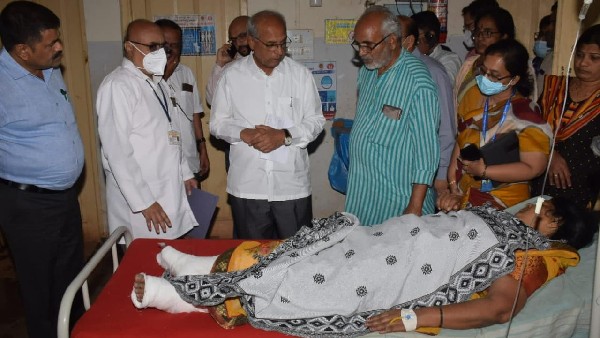 Minister Halappa Achar condoled injured Anganwadi workers in the accident Minister Halappa Achar condoled injured Anganwadi workers in the accident