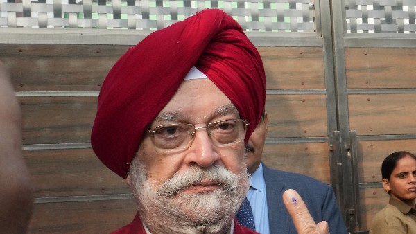 ಇತರ ರಾಜ್ಯಗಳಲ್ಲಿ 8ರಿಂದ 10 ರೂ. ಅಗ್ಗ ಇತರ ರಾಜ್ಯಗಳಲ್ಲಿ 8ರಿಂದ 10 ರೂ. ಅಗ್ಗ