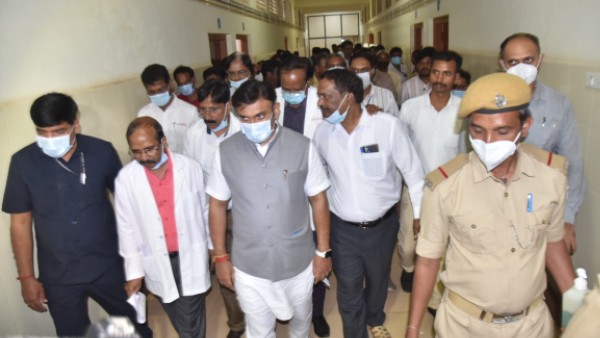 ಯಾರನ್ನೂ ಕೆಲಸದಿಂದ ತೆಗೆದುಹಾಕಿಲ್ಲ ಯಾರನ್ನೂ ಕೆಲಸದಿಂದ ತೆಗೆದುಹಾಕಿಲ್ಲ