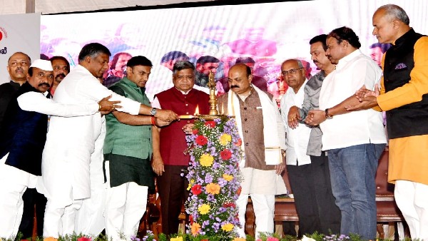 ಸರ್ಕಾರ ಜನಸಾಮಾನ್ಯರ ಆರೋಗ್ಯ ಸುಧಾರಣೆಗೆ ಹೆಚ್ಚು ಒತ್ತು ನೀಡಿದೆ ಸರ್ಕಾರ ಜನಸಾಮಾನ್ಯರ ಆರೋಗ್ಯ ಸುಧಾರಣೆಗೆ ಹೆಚ್ಚು ಒತ್ತು ನೀಡಿದೆ