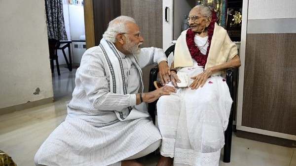 PM Narendra Modi Mother Heeraben Modi Death News Live Updates and Latest News in Kannada PM Narendra Modi Mother Heeraben Modi Death News Live Updates and Latest News in Kannada
