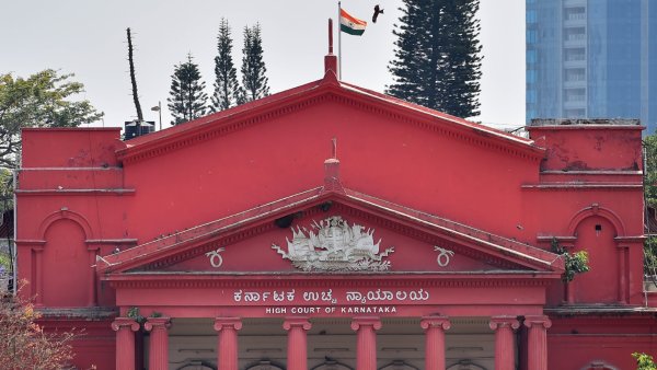 Chess, Rammi And Other Indoor Games In Club: Licence Form Police Not Required HC 
