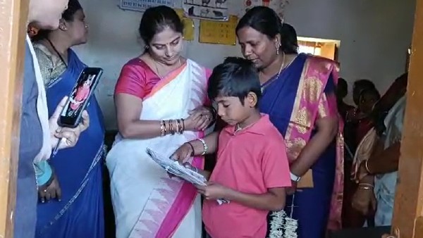 Teaching to Hosnayakarahatti govt School students by K Poornima Srinivas Teaching to Hosnayakarahatti govt School students by K Poornima Srinivas