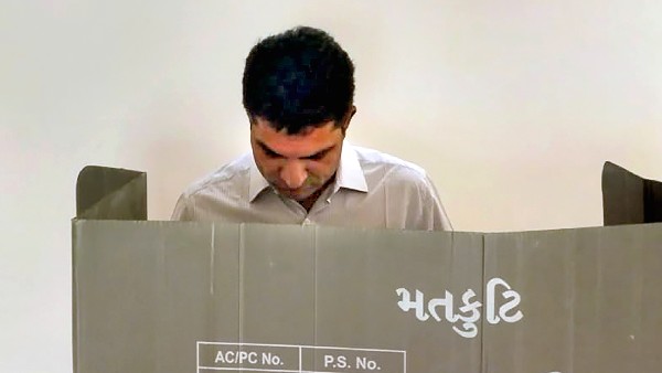 Gujarat Election Results 2022 AAP CM candidate Isudan Gadhvi loses Khambhalia