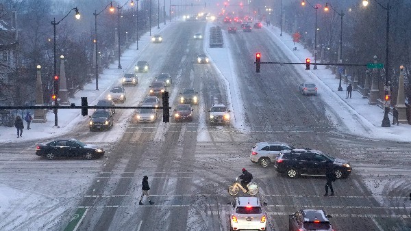 Heavy snow in Japan leaves 17 dead, dozens injured Heavy snow in Japan leaves 17 dead, dozens injured