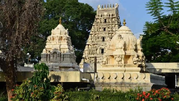 ಭೇಟಿಯ ಸಮಯ: ಭಾನುವಾರದಿಂದ ಶುಕ್ರವಾರದವರೆಗೆ ಬೆಳಿಗ್ಗೆ 3 ರಿಂದ ರಾತ್ರಿ 8 ರವರೆಗೆ ಮತ್ತು ಶನಿವಾರದಂದು ಬೆಳಿಗ್ಗೆ 9 ರಿಂದ ರಾತ್ರಿ 9 ರವರೆಗೆ 