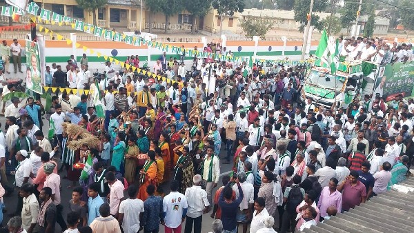 ಮಣ್ಣಿನ ಮಕ್ಕಳ ಸರ್ಕಾರವನ್ನು ತರಲು ಅವಕಾಶ ನೀಡಿ