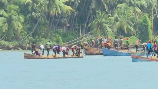 Illegal Sand Mining in Dakshina Kannada district; Reels video viral