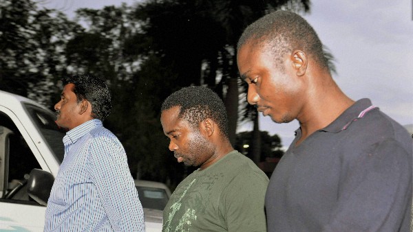 Two African nationals held for duping Guj woman of Rs 34 lakh Two African nationals held for duping Guj woman of Rs 34 lakh