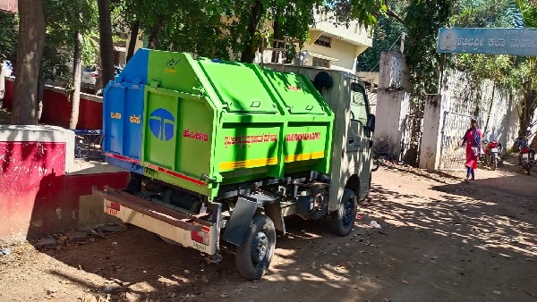 Negligence of officials; Garbage collection autos Misuse in Lingasugur taluk