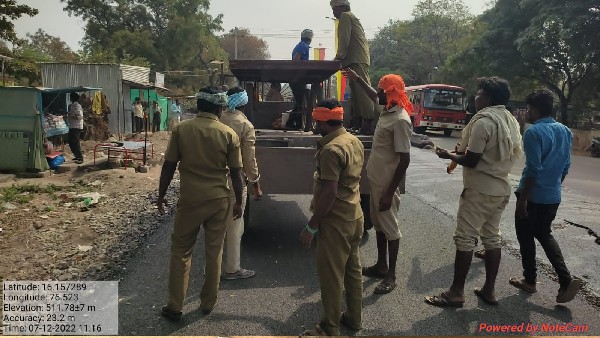 ಬೀದಿಬದಿ ವ್ಯಾಪಾರಸ್ಥರಿಗೆ ಸ್ಪಂದಿಸದ ಸಚಿವರು ಬೀದಿಬದಿ ವ್ಯಾಪಾರಸ್ಥರಿಗೆ ಸ್ಪಂದಿಸದ ಸಚಿವರು