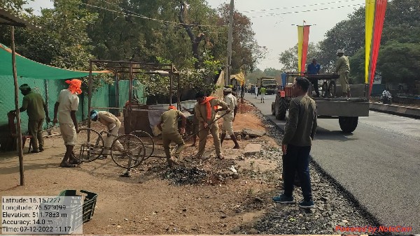 ಸಾಹಿತ್ಯ ಸಮಾವೇಶ ನಿಮಿತ್ತ ಬೀದಿಬದಿ ಅಂಗಡಿ ತೆರವು ಸಾಹಿತ್ಯ ಸಮಾವೇಶ ನಿಮಿತ್ತ ಬೀದಿಬದಿ ಅಂಗಡಿ ತೆರವು