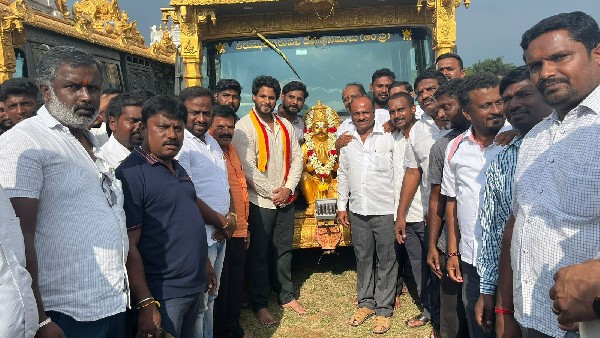 ಎಸ್‌ಬಿ ಟಾಕೀಸ್ ಸಂಸ್ಥೆಯಿಂದ ಬೃಹತ್‌ ವೇದಿಕೆ 