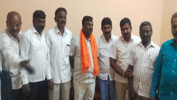 ಪ್ರತಿಯೊಬ್ಬರೂ ಎಚ್ಚರಿಕೆಯಿಂದ ಇರಬೇಕು ಪ್ರತಿಯೊಬ್ಬರೂ ಎಚ್ಚರಿಕೆಯಿಂದ ಇರಬೇಕು