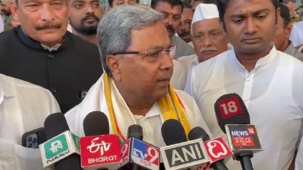 Congress Leader Siddaramaiah Defended DK Shivakumars Statement