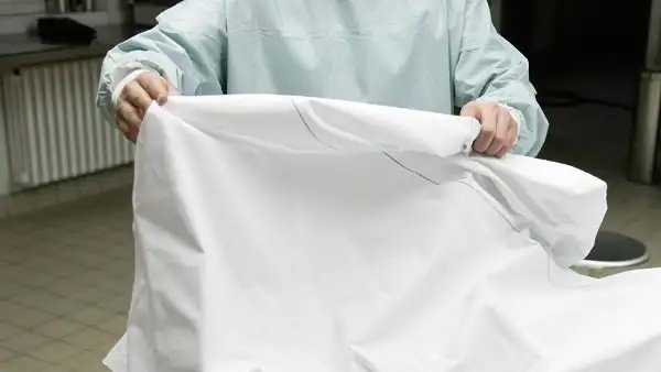 Snake came out of the dead body during the postmortem examination