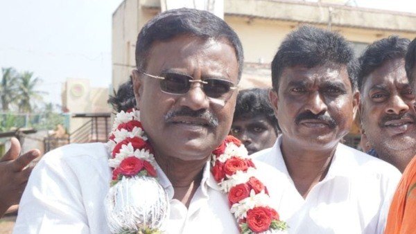 ಎಸ್‌. ಆರ್. ಶ್ರೀನಿವಾಸ್ ನಡೆ ಏನು?