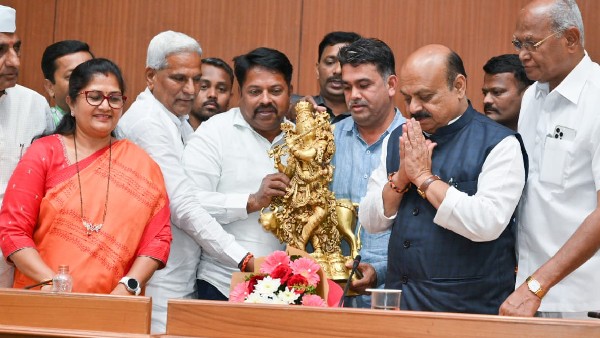 Efforts to Get International Branding For Weavers Products Says CM Basavaraj Bommai
