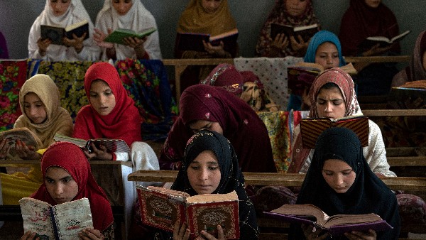 ಮೂರು ತಿಂಗಳ ಹಿಂದೆ ನಡೆದ ವಿವಿ ಎಂಟ್ರೆನ್ಸ್ ಎಕ್ಸಾಂ ಮೂರು ತಿಂಗಳ ಹಿಂದೆ ನಡೆದ ವಿವಿ ಎಂಟ್ರೆನ್ಸ್ ಎಕ್ಸಾಂ