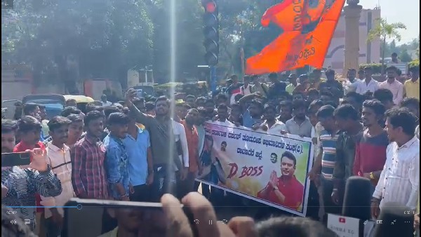  ಸಿನಿಮಾ ವೀಕ್ಷಿಸಲು ಅಭಿಮಾನಿಗಳ ಕಾತರ