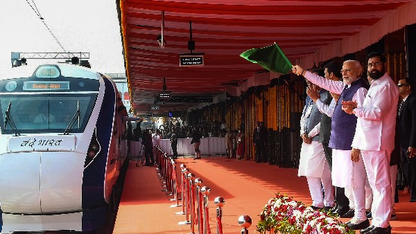 ವಂದೇ ಭಾರತ್‌ನಲ್ಲಿ ಪ್ರಧಾನಿ ಮೋದಿ ಪ್ರಯಾಣ 