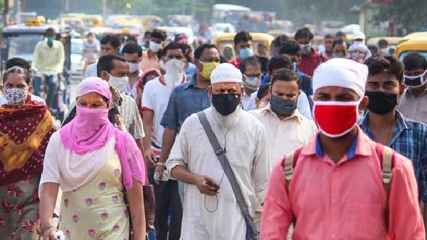 ಕಡ್ಡಾಯವಾಗಿ ಮಾಸ್ಕ್ ಧರಿಸುವುದು 