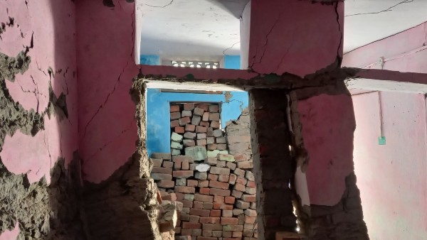 After Joshimath Cracks And Leaks Appear In Houses In UPs Aligarh After Joshimath Cracks And Leaks Appear In Houses In UPs Aligarh