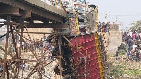 Bihar: Bridge collapsed when a truck was passing